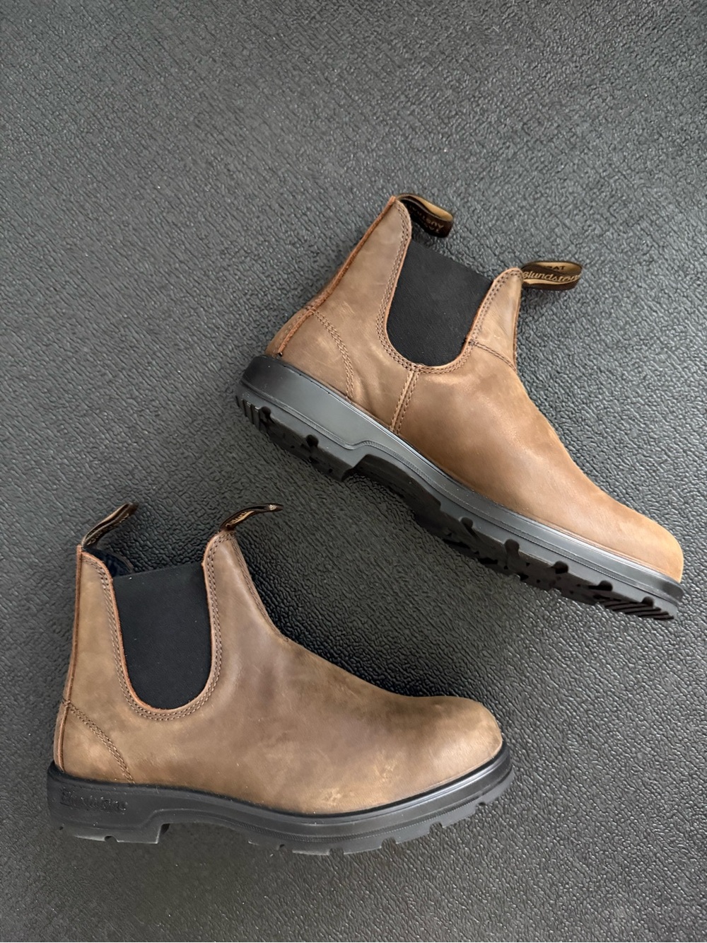 Blundstone. 1609 Chelsea Boot. Antique Brown.